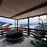 Holiday home Family Yablunytsya